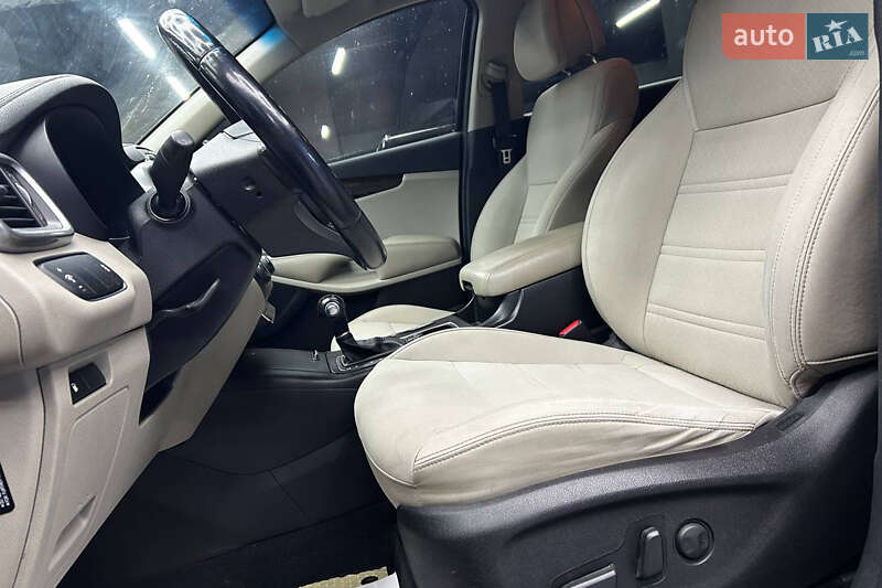 Внедорожник / Кроссовер Kia Sorento 2015 в Черновцах фото 10 Внедорожник / Кроссовер Kia Sorento 2015 в Черновцах