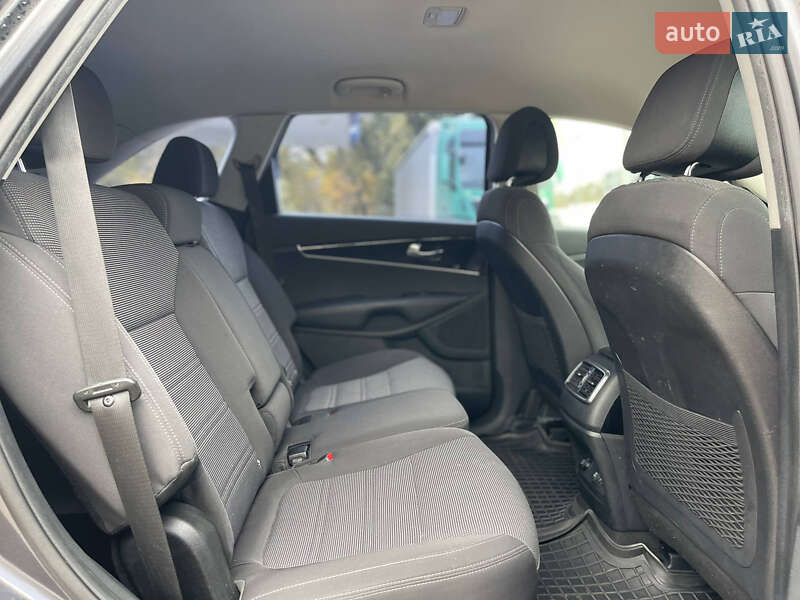 Позашляховик / Кросовер Kia Sorento 2017 в Києві фото 10 Позашляховик / Кросовер Kia Sorento 2017 в Києві
