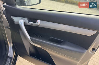 Внедорожник / Кроссовер Kia Sorento 2011 в 