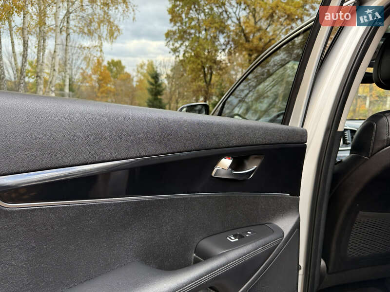 Позашляховик / Кросовер Kia Sorento 2016 в Стрию