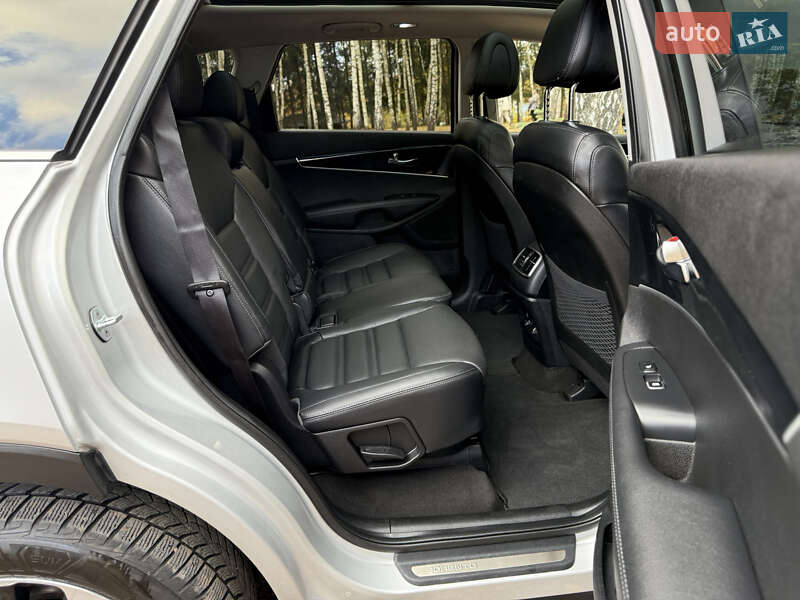 Позашляховик / Кросовер Kia Sorento 2016 в Стрию
