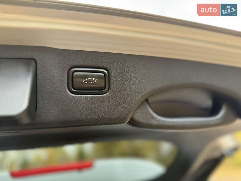 Позашляховик / Кросовер Kia Sorento 2016 в Стрию