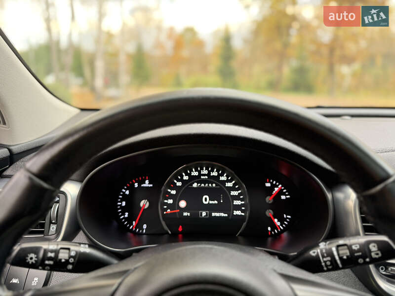 Позашляховик / Кросовер Kia Sorento 2016 в Стрию