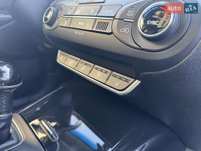 Внедорожник / Кроссовер Kia Sorento 2015 в Ивано-Франковске