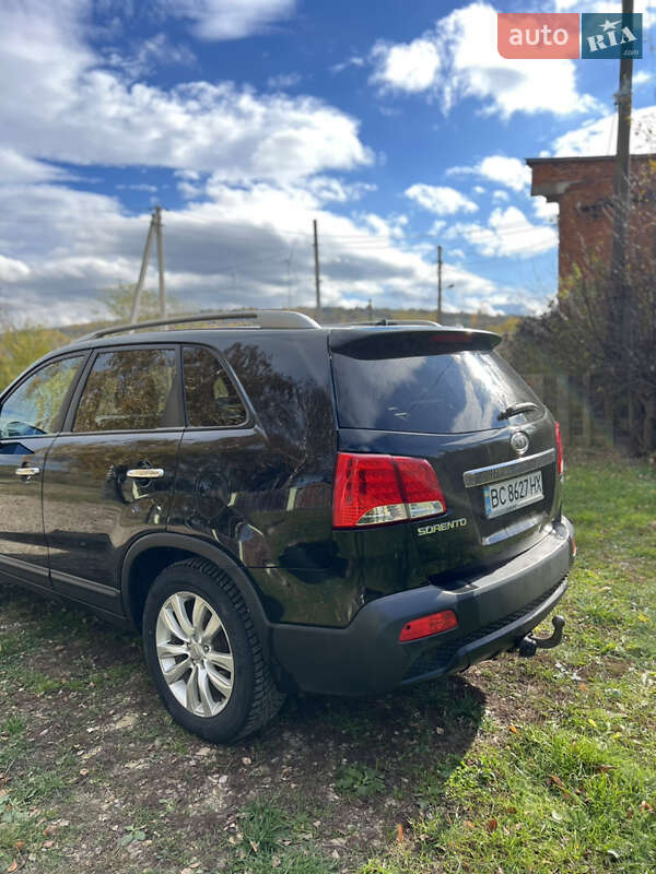 Позашляховик / Кросовер Kia Sorento 2010 в Старому Самборі