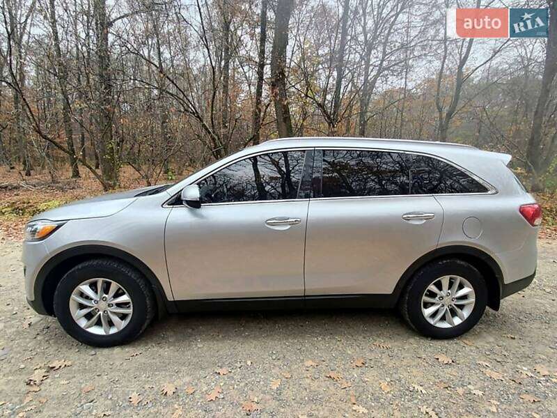 Внедорожник / Кроссовер Kia Sorento 2016 в Ивано-Франковске