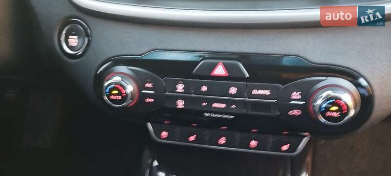 Внедорожник / Кроссовер Kia Sorento 2014 в Одессе фото 35 Внедорожник / Кроссовер Kia Sorento 2014 в Одессе