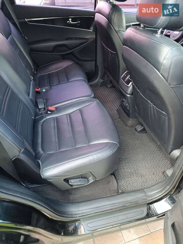 Позашляховик / Кросовер Kia Sorento 2015 в Києві фото 37 Позашляховик / Кросовер Kia Sorento 2015 в Києві