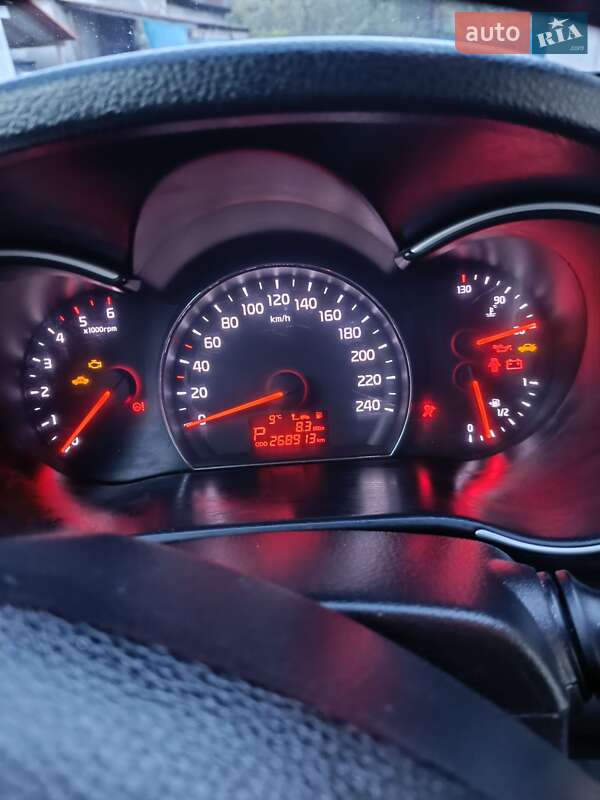 Внедорожник / Кроссовер Kia Sorento 2013 в Тячеве