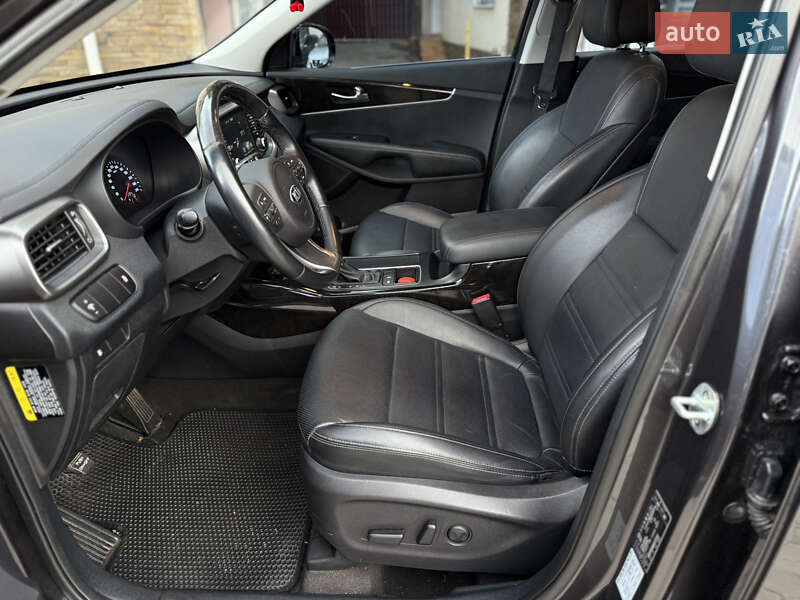 Внедорожник / Кроссовер Kia Sorento 2017 в Одессе