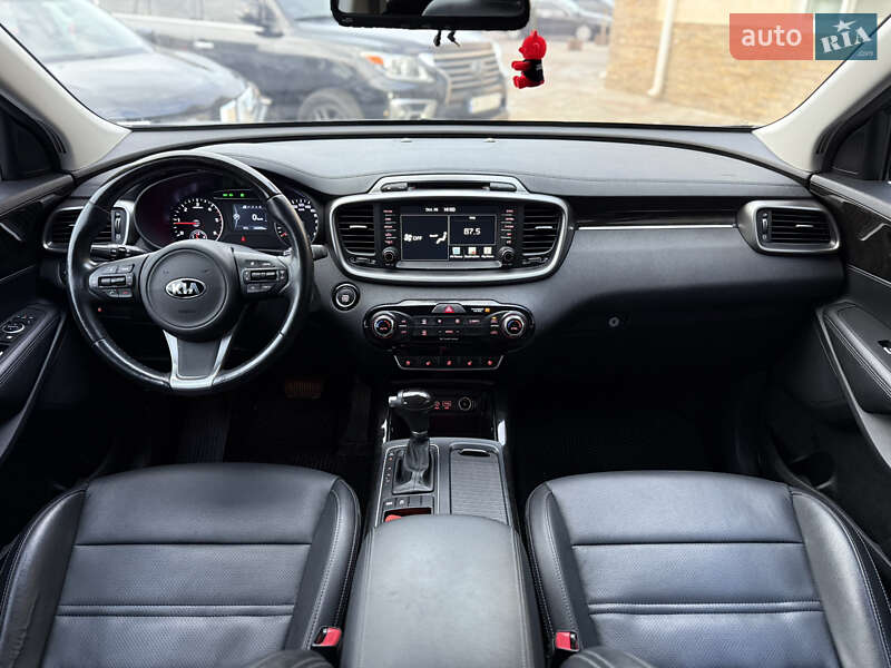 Внедорожник / Кроссовер Kia Sorento 2017 в Одессе
