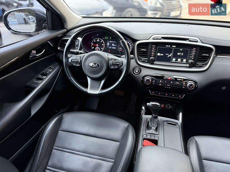 Внедорожник / Кроссовер Kia Sorento 2017 в Одессе