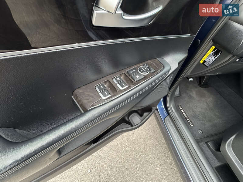 Позашляховик / Кросовер Kia Sorento 2017 в Києві