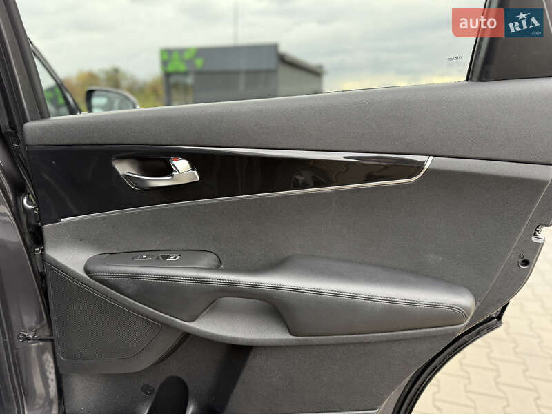 Внедорожник / Кроссовер Kia Sorento 2015 в Луцке фото 43 Внедорожник / Кроссовер Kia Sorento 2015 в Луцке