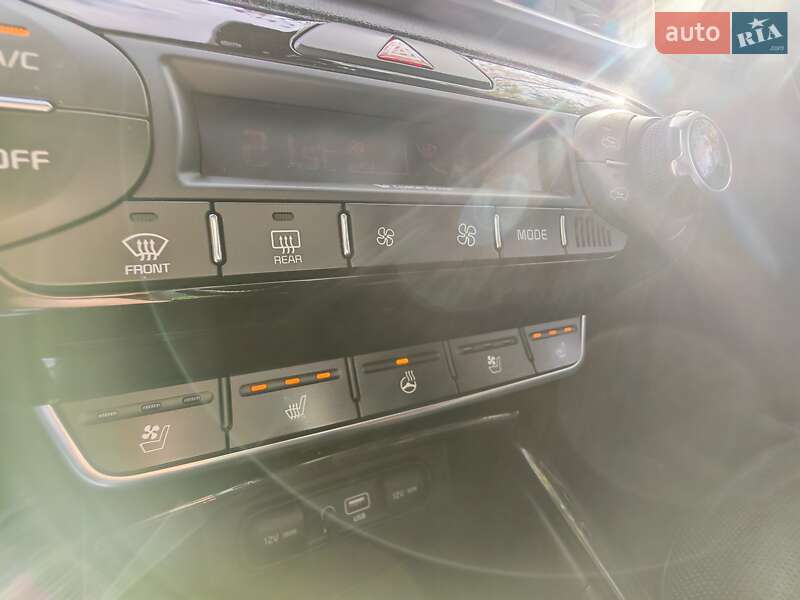 Внедорожник / Кроссовер Kia Sorento 2015 в Могилев-Подольске фото 14 Внедорожник / Кроссовер Kia Sorento 2015 в Могилев-Подольске
