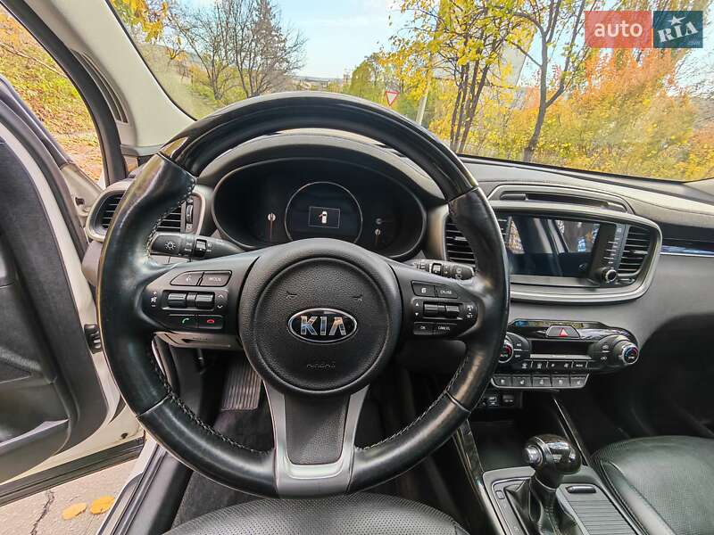 Внедорожник / Кроссовер Kia Sorento 2015 в Могилев-Подольске фото 31 Внедорожник / Кроссовер Kia Sorento 2015 в Могилев-Подольске