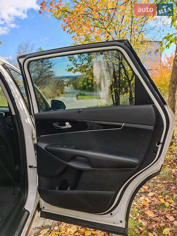 Внедорожник / Кроссовер Kia Sorento 2015 в Могилев-Подольске фото 40 Внедорожник / Кроссовер Kia Sorento 2015 в Могилев-Подольске