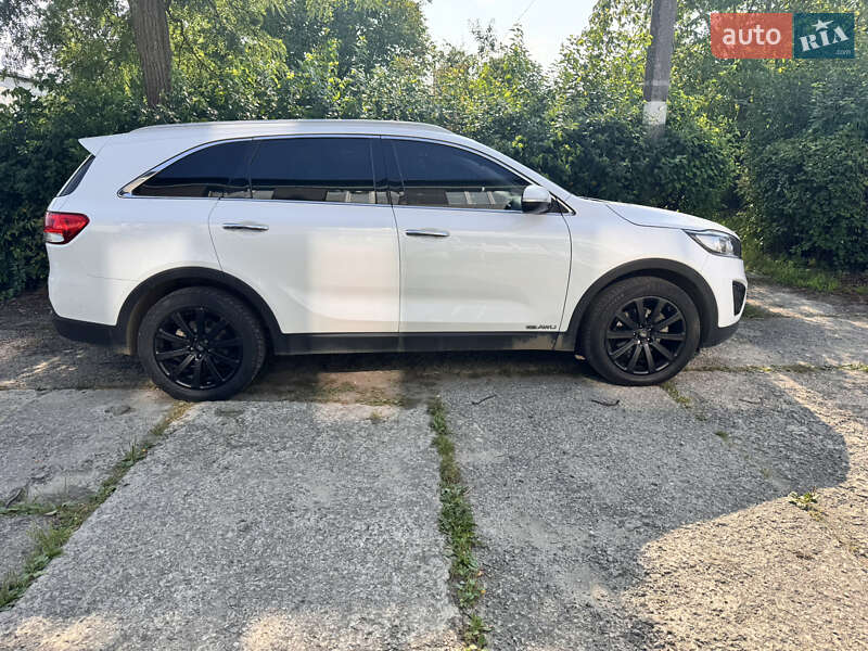 Позашляховик / Кросовер Kia Sorento 2017 в Івано-Франківську