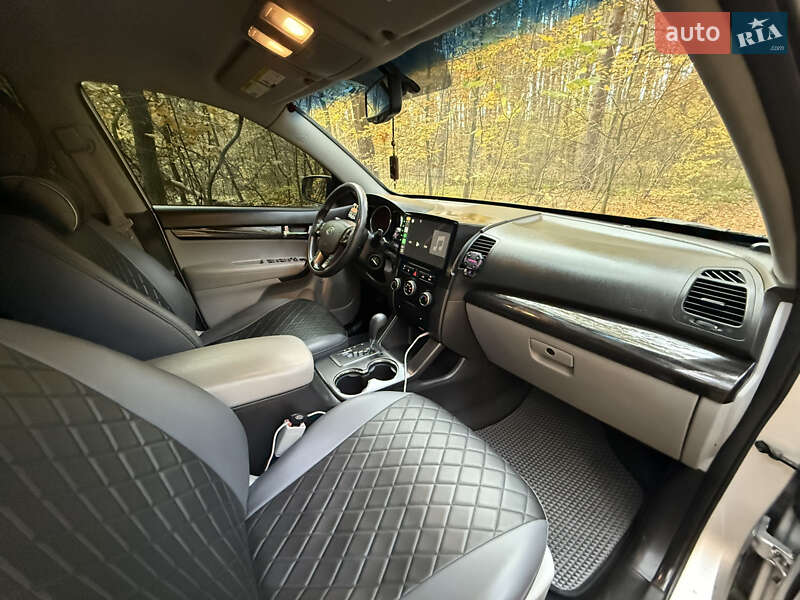 Внедорожник / Кроссовер Kia Sorento 2010 в Шептицькому