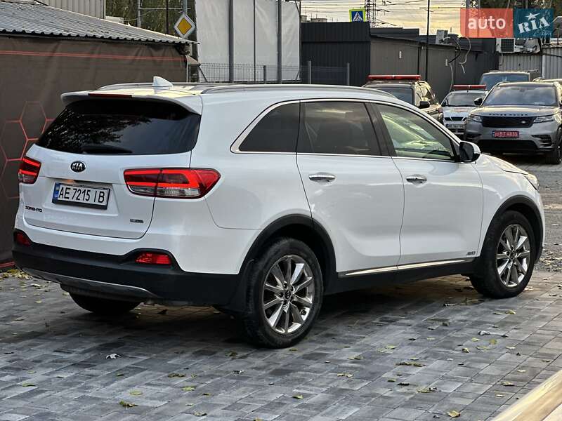 Внедорожник / Кроссовер Kia Sorento 2016 в Днепре