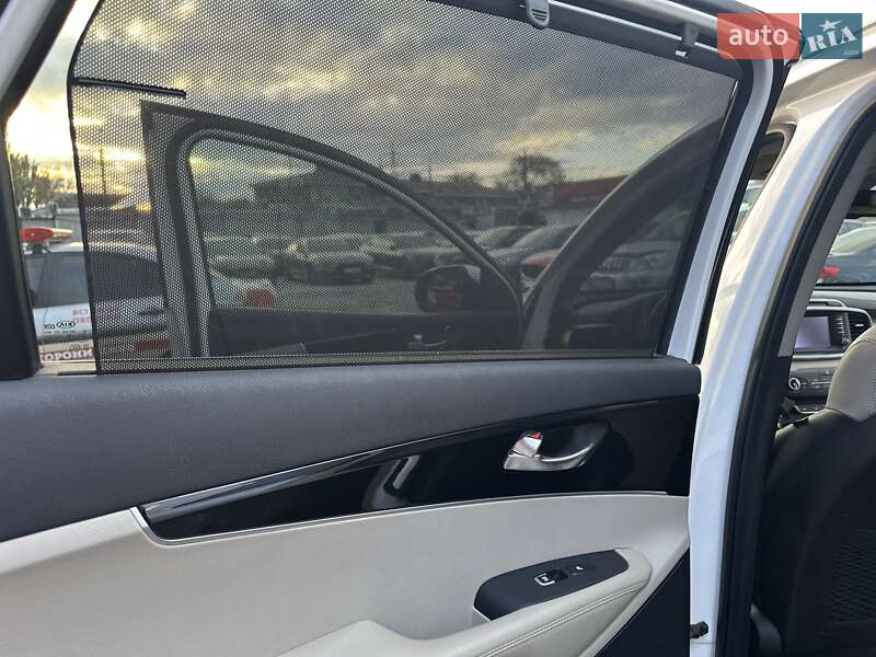 Внедорожник / Кроссовер Kia Sorento 2016 в Днепре