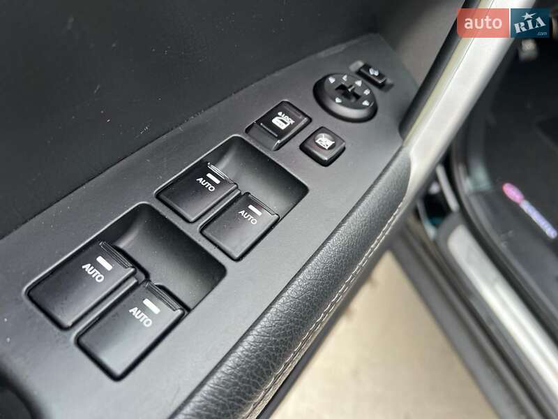 Внедорожник / Кроссовер Kia Sorento 2011 в Луцке