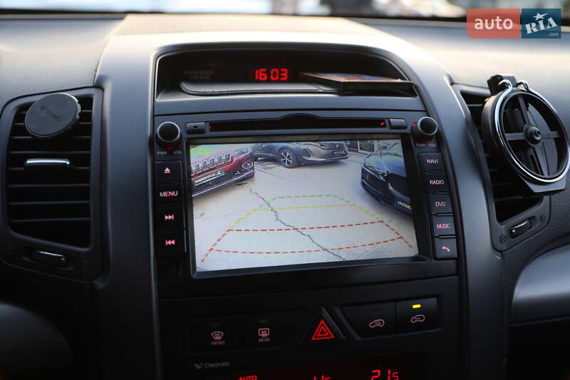 Позашляховик / Кросовер Kia Sorento 2011 в Харкові