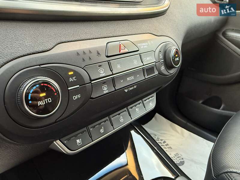 Позашляховик / Кросовер Kia Sorento 2015 в Луцьку