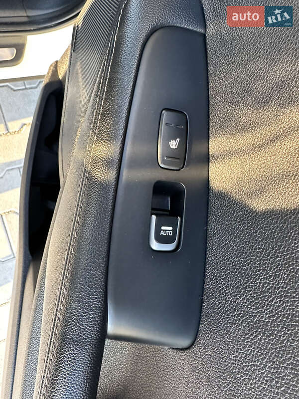 Позашляховик / Кросовер Kia Sorento 2015 в Дубні фото 67 Позашляховик / Кросовер Kia Sorento 2015 в Дубні