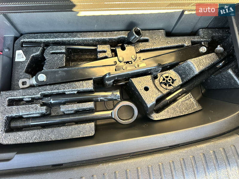 Позашляховик / Кросовер Kia Sorento 2015 в Дубні фото 74 Позашляховик / Кросовер Kia Sorento 2015 в Дубні