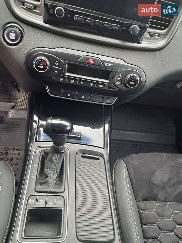 Внедорожник / Кроссовер Kia Sorento 2015 в Ровно