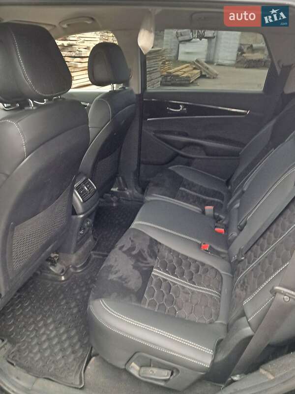 Внедорожник / Кроссовер Kia Sorento 2015 в Ровно