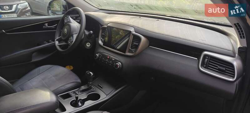 Позашляховик / Кросовер Kia Sorento 2015 в Києві