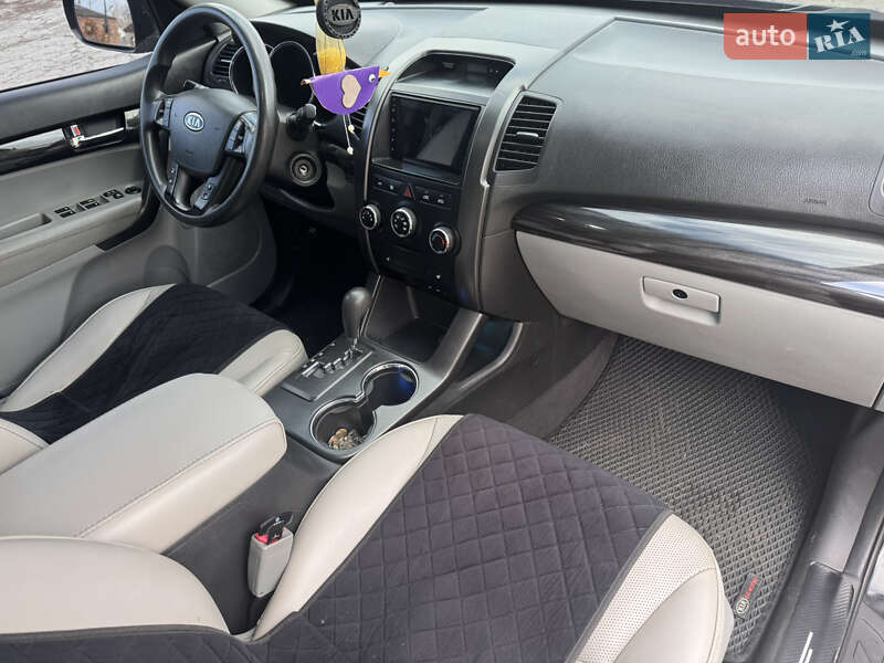 Позашляховик / Кросовер Kia Sorento 2012 в Харкові