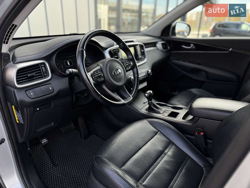 Внедорожник / Кроссовер Kia Sorento 2017 в Владимире фото 21 Внедорожник / Кроссовер Kia Sorento 2017 в Владимире