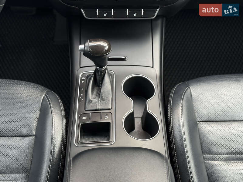 Внедорожник / Кроссовер Kia Sorento 2017 в Владимире фото 38 Внедорожник / Кроссовер Kia Sorento 2017 в Владимире