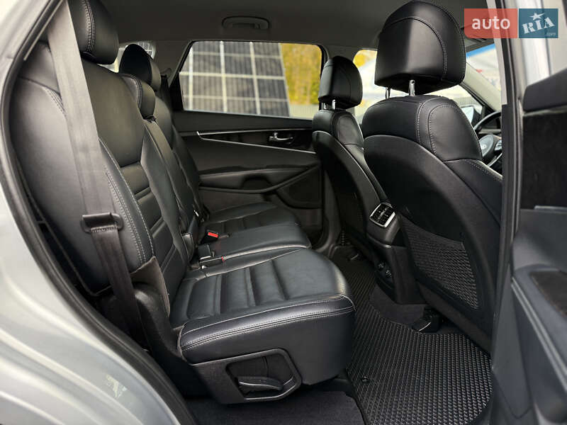 Внедорожник / Кроссовер Kia Sorento 2017 в Владимире фото 42 Внедорожник / Кроссовер Kia Sorento 2017 в Владимире