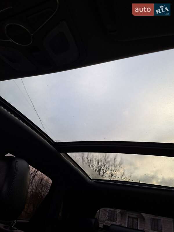 Позашляховик / Кросовер Kia Sorento 2012 в Чернівцях