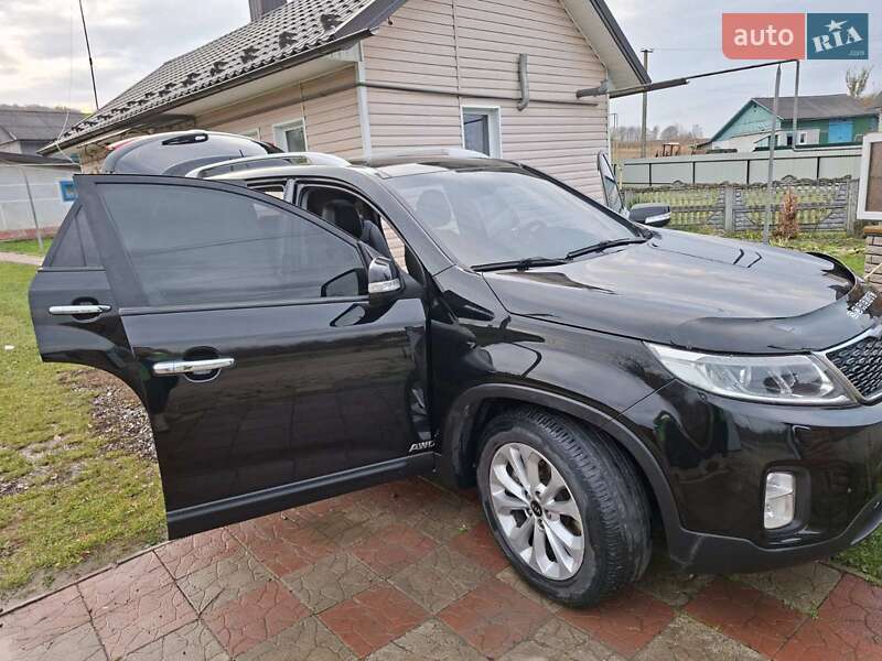 Позашляховик / Кросовер Kia Sorento 2012 в Чернівцях