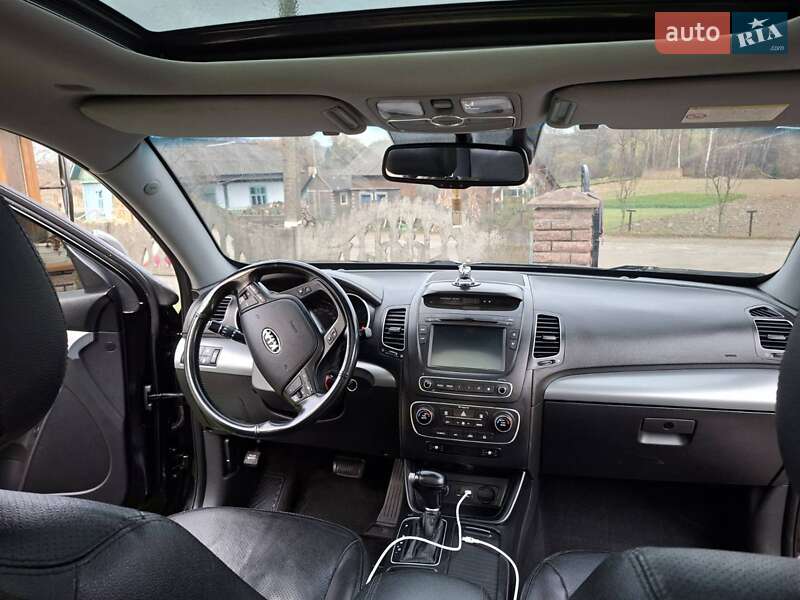 Позашляховик / Кросовер Kia Sorento 2012 в Чернівцях