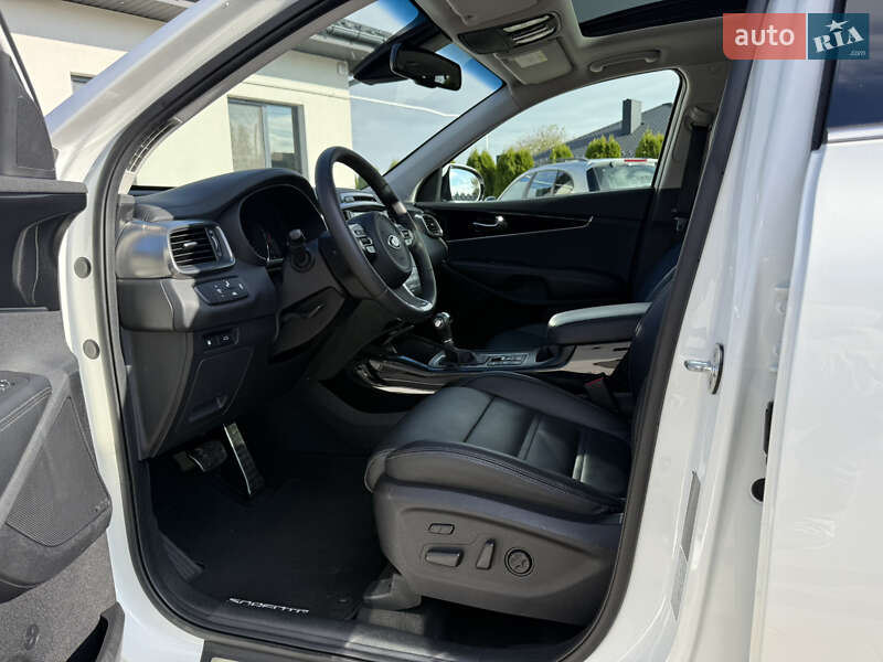 Внедорожник / Кроссовер Kia Sorento 2016 в Ровно