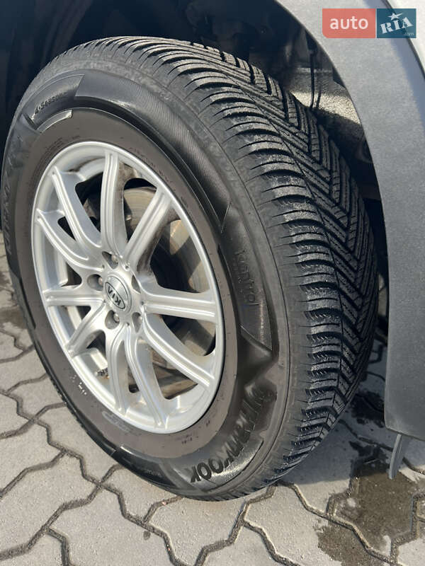 Внедорожник / Кроссовер Kia Sorento 2010 в Радехове