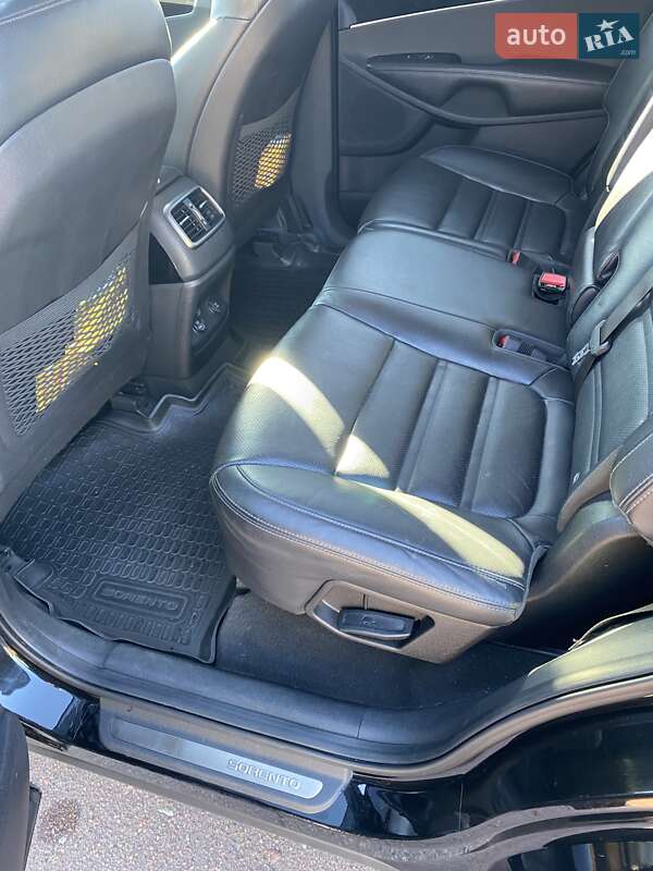 Внедорожник / Кроссовер Kia Sorento 2016 в Чернигове