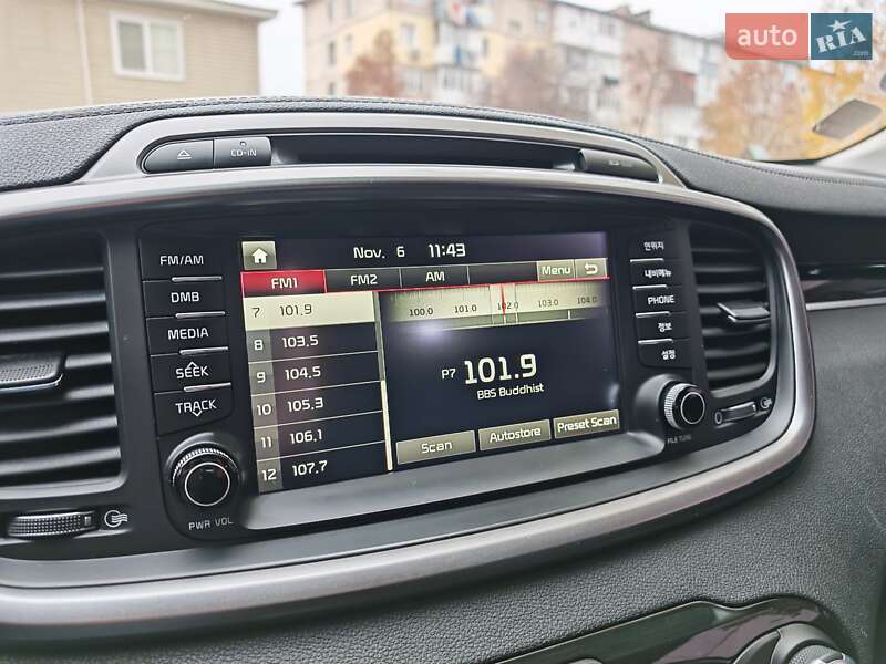 Внедорожник / Кроссовер Kia Sorento 2015 в Могилев-Подольске