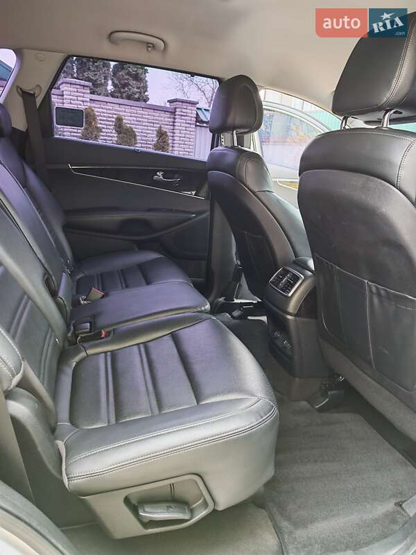 Внедорожник / Кроссовер Kia Sorento 2015 в Могилев-Подольске