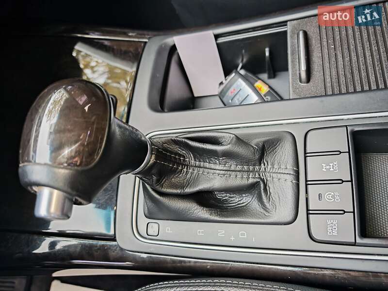 Внедорожник / Кроссовер Kia Sorento 2015 в Могилев-Подольске