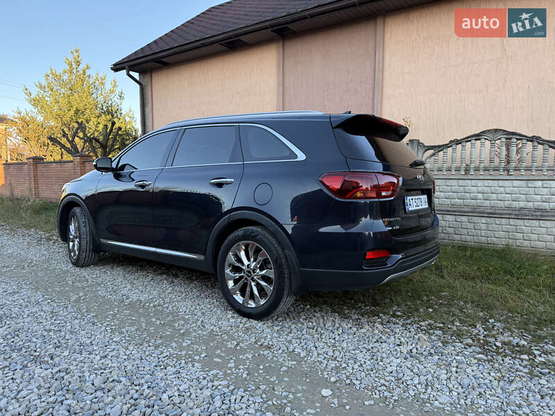 Позашляховик / Кросовер Kia Sorento 2017 в Івано-Франківську