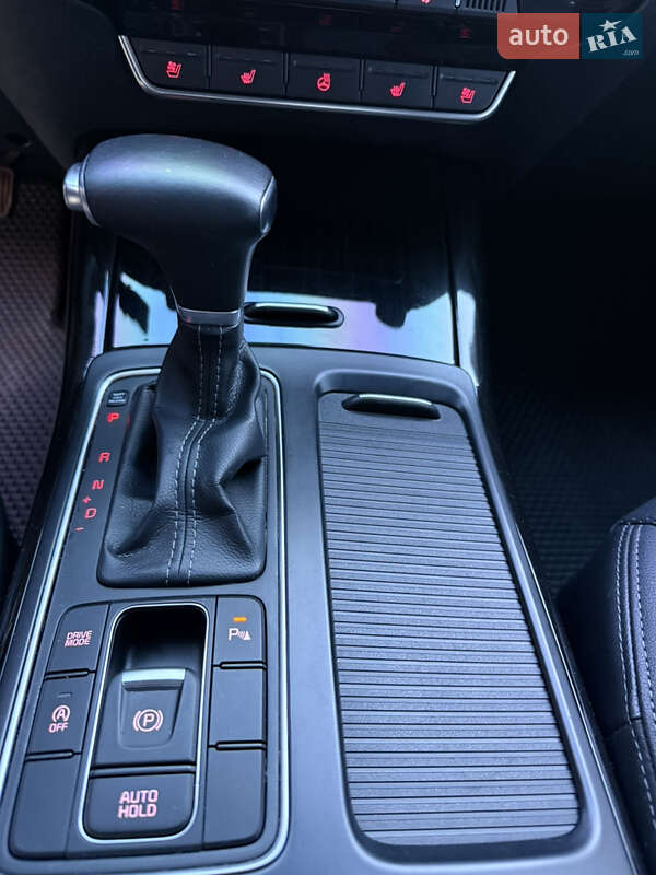 Позашляховик / Кросовер Kia Sorento 2017 в Івано-Франківську