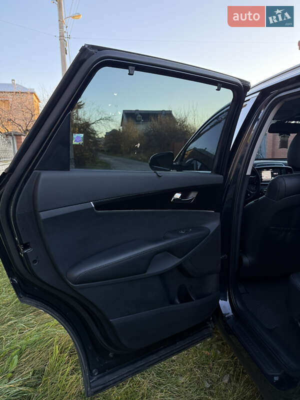 Позашляховик / Кросовер Kia Sorento 2017 в Івано-Франківську