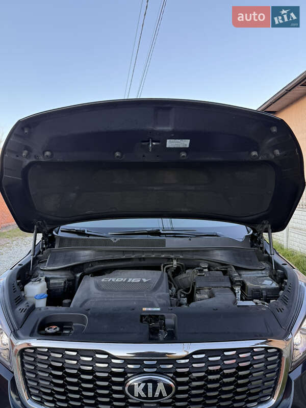 Позашляховик / Кросовер Kia Sorento 2017 в Івано-Франківську